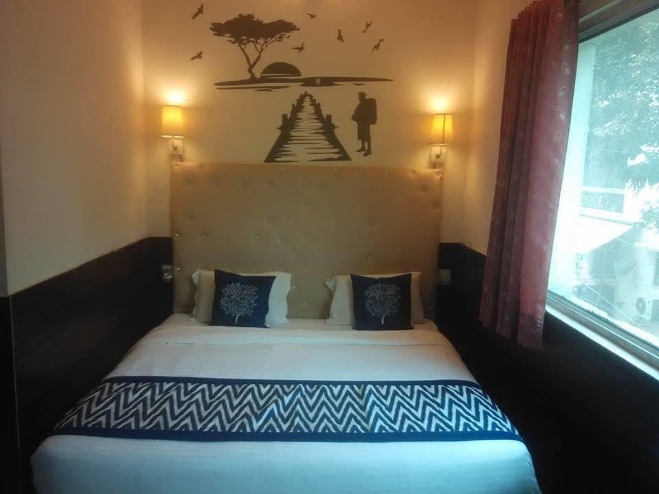 Lazeez Hotell New Delhi Exteriör bild